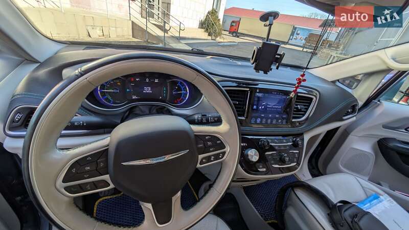 Минивэн Chrysler Pacifica 2017 в Сарнах