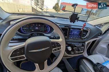 Минивэн Chrysler Pacifica 2017 в 