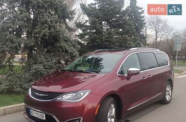 Минивэн Chrysler Pacifica 2018 в 
