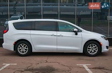 Минивэн Chrysler Pacifica 2017 в 