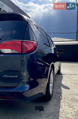 Минивэн Chrysler Pacifica 2019 в 