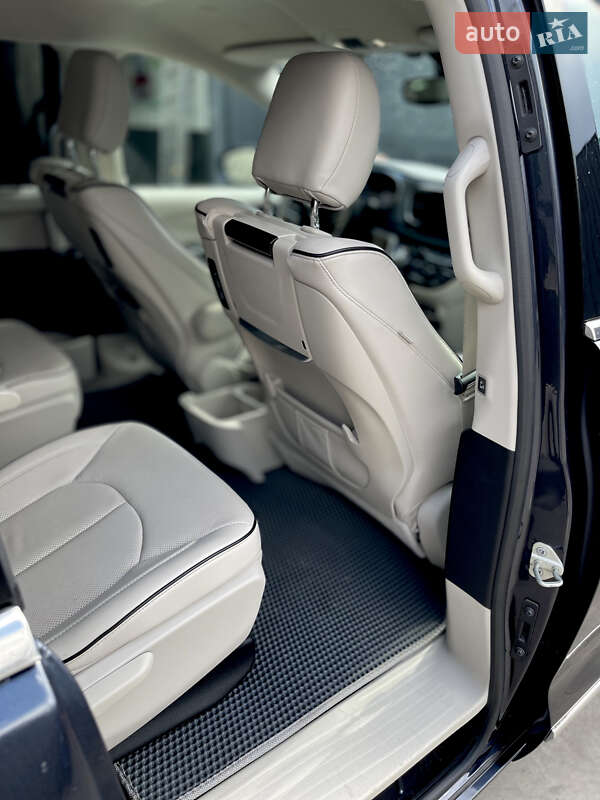 Минивэн Chrysler Pacifica 2019 в Одессе