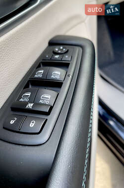 Минивэн Chrysler Pacifica 2019 в 