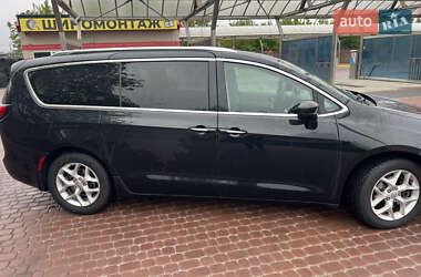 Универсал Chrysler Pacifica 2018 в 