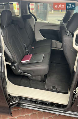 Универсал Chrysler Pacifica 2018 в 