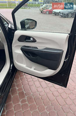 Универсал Chrysler Pacifica 2018 в 