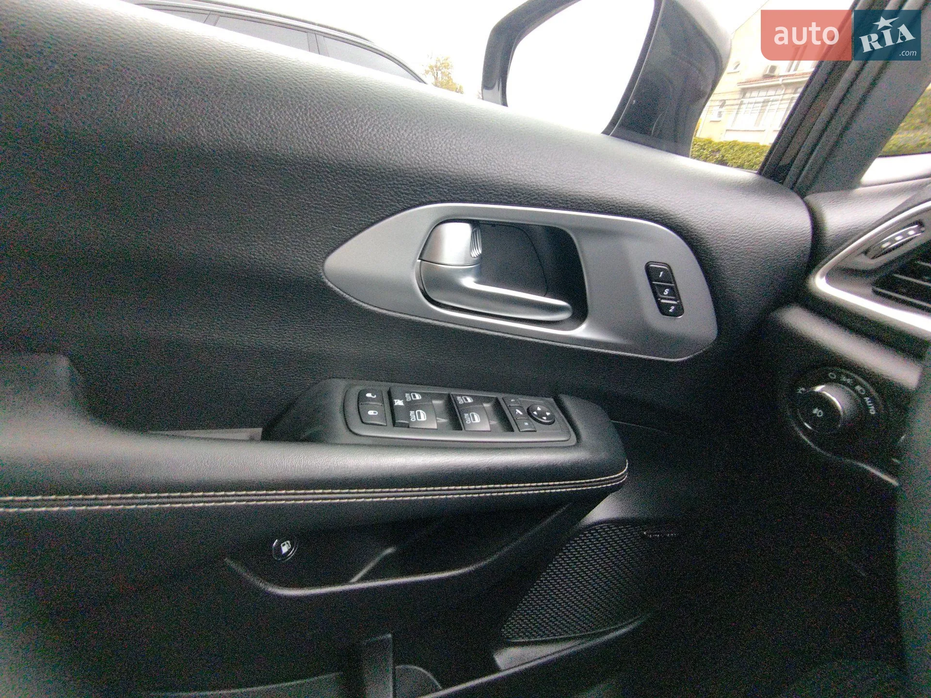2020 Chrysler Pacifica - мініатюра 14