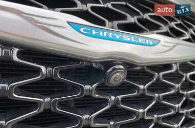 Позашляховик / Кросовер Chrysler Pacifica 2021 в 