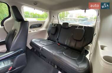 Позашляховик / Кросовер Chrysler Pacifica 2021 в 
