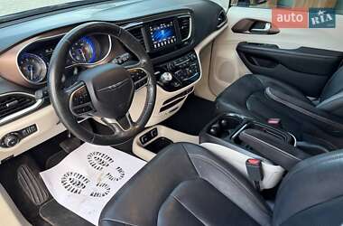 Минивэн Chrysler Pacifica 2019 в 