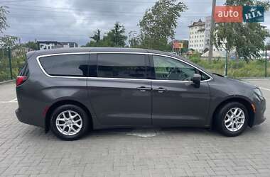 Минивэн Chrysler Pacifica 2017 в 
