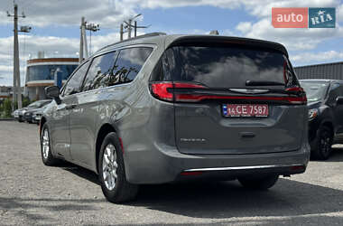 Минивэн Chrysler Pacifica 2022 в 