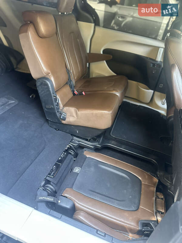 Мінівен Chrysler Pacifica 2016 в Вінниці