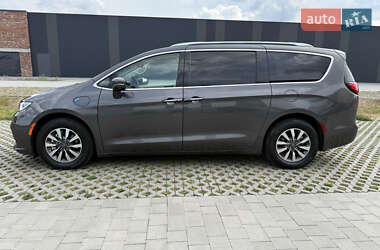 Минивэн Chrysler Pacifica 2021 в 