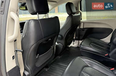 Минивэн Chrysler Pacifica 2021 в 