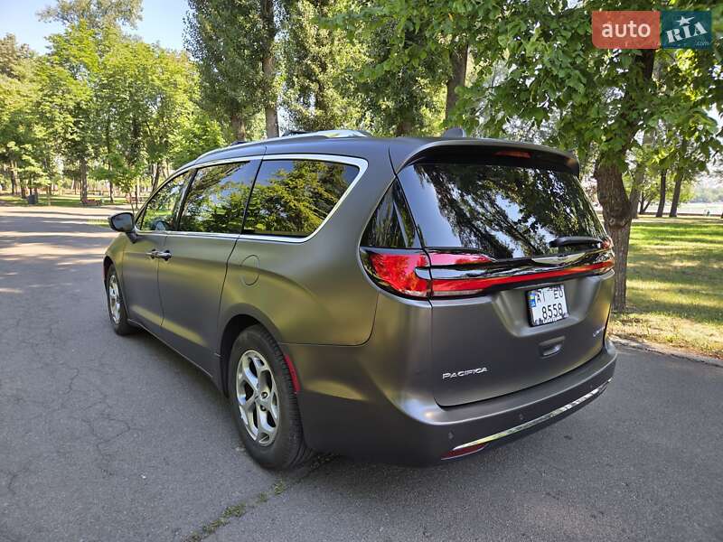 Универсал Chrysler Pacifica 2021 в Киеве