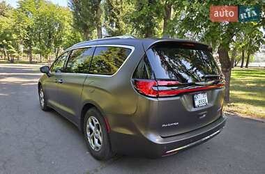 Универсал Chrysler Pacifica 2021 в 
