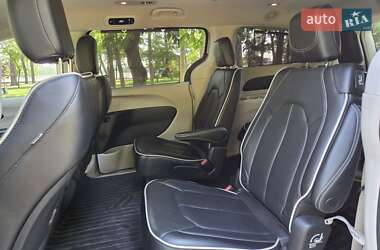 Универсал Chrysler Pacifica 2021 в 