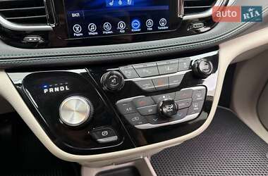 Минивэн Chrysler Pacifica 2017 в 