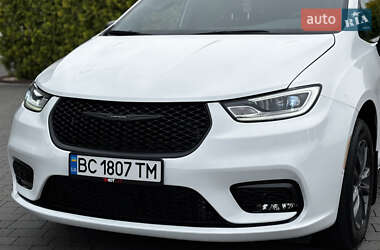 Мінівен Chrysler Pacifica 2020 в 