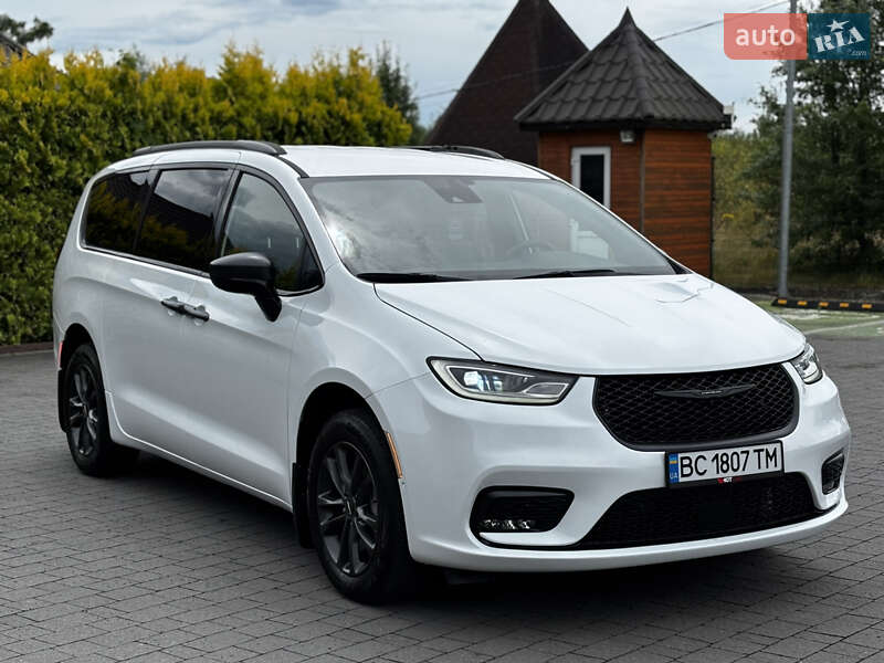Мінівен Chrysler Pacifica 2020 в Стрию