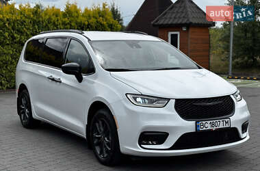 Мінівен Chrysler Pacifica 2020 в 