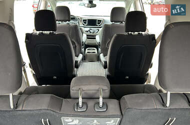 Минивэн Chrysler Pacifica 2017 в 