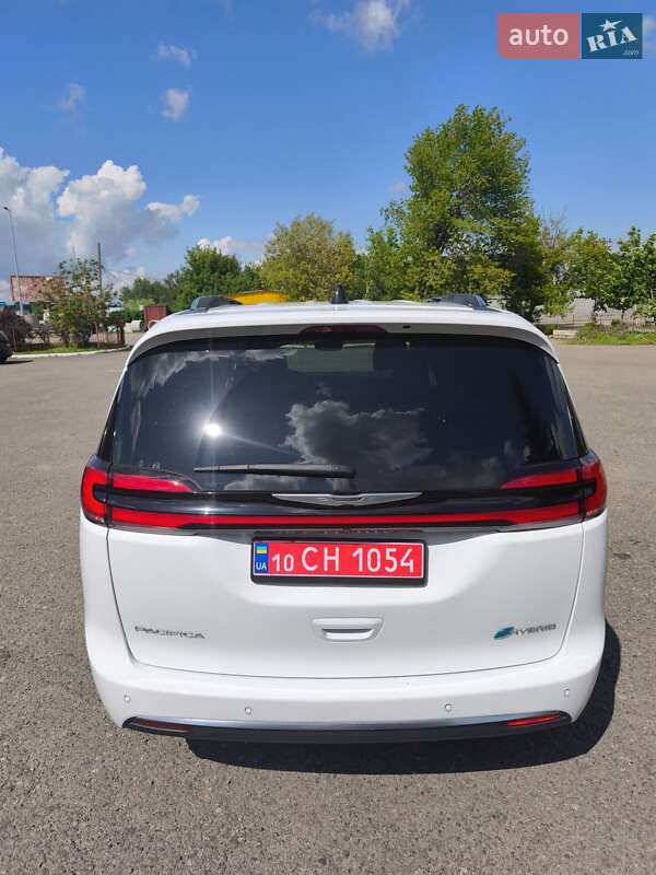 Мінівен Chrysler Pacifica 2023 в Києві