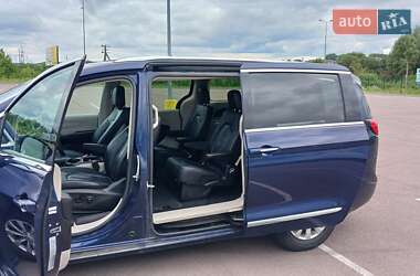 Мінівен Chrysler Pacifica 2018 в Рівному