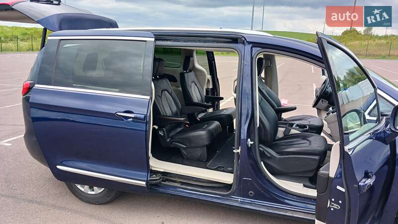Мінівен Chrysler Pacifica 2018 в Рівному