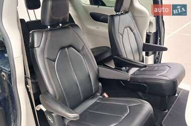 Мінівен Chrysler Pacifica 2018 в Рівному