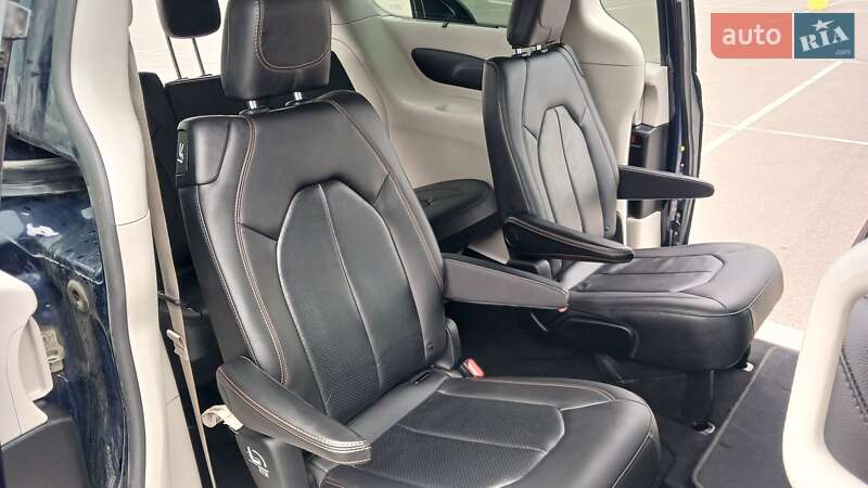Мінівен Chrysler Pacifica 2018 в Рівному