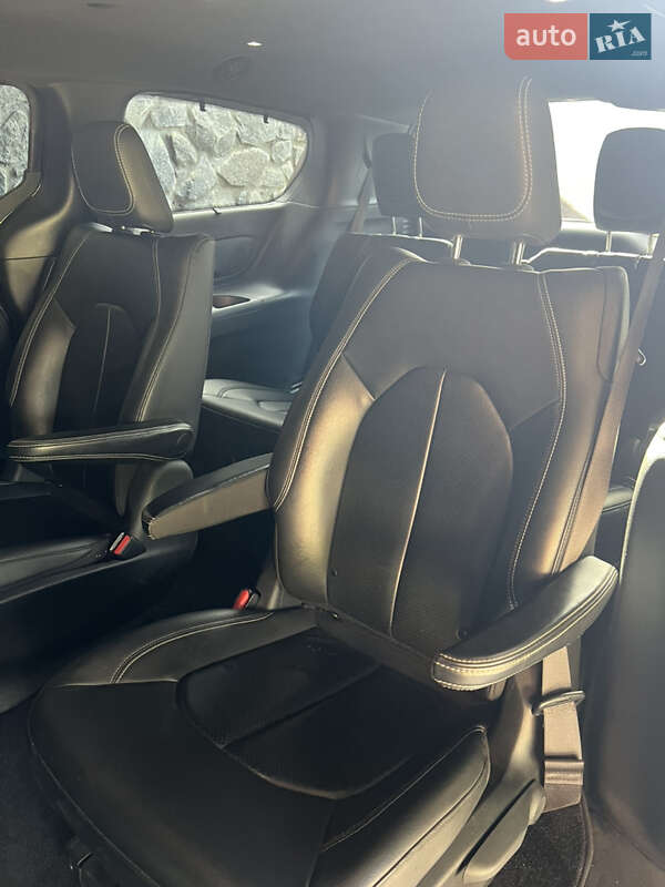 Минивэн Chrysler Pacifica 2021 в Хмельницком