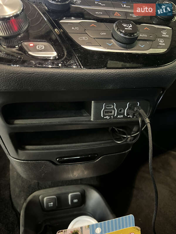 Минивэн Chrysler Pacifica 2021 в Хмельницком