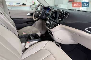 Минивэн Chrysler Pacifica 2017 в 