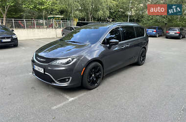 Chrysler Pacifica 2017