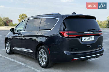 Мінівен Chrysler Pacifica 2020 в 