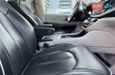 Мінівен Chrysler Pacifica 2020 в 