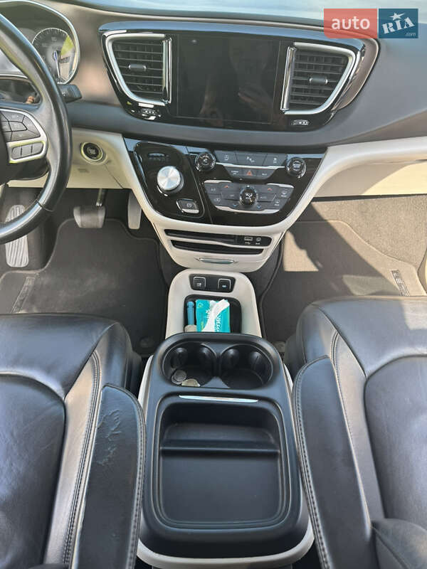 Минивэн Chrysler Pacifica 2017 в Ужгороде фото 2 Минивэн Chrysler Pacifica 2017 в Ужгороде