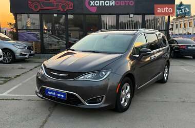 Chrysler Pacifica 2018