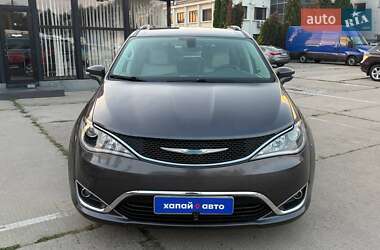 Внедорожник / Кроссовер Chrysler Pacifica 2018 в 