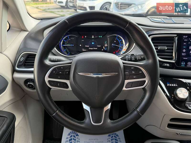 Позашляховик / Кросовер Chrysler Pacifica 2018 в Києві
