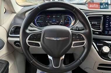 Внедорожник / Кроссовер Chrysler Pacifica 2018 в 