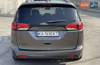 Минивэн Chrysler Pacifica 2019 в Киеве