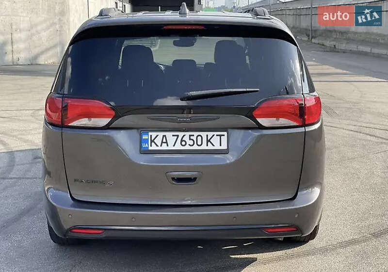 Минивэн Chrysler Pacifica 2019 в Киеве