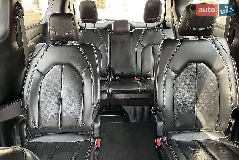 Минивэн Chrysler Pacifica 2019 в Киеве