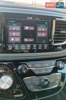 Минивэн Chrysler Pacifica 2019 в 