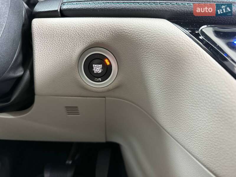 Минивэн Chrysler Pacifica 2017 в Киеве