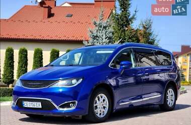 Минивэн Chrysler Pacifica 2020 в Киеве