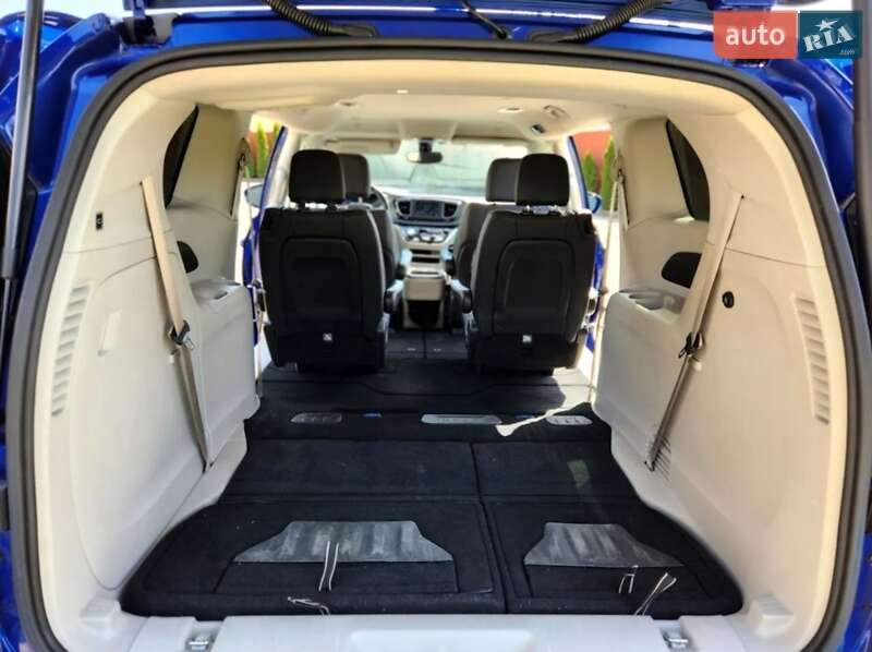 Минивэн Chrysler Pacifica 2020 в Киеве